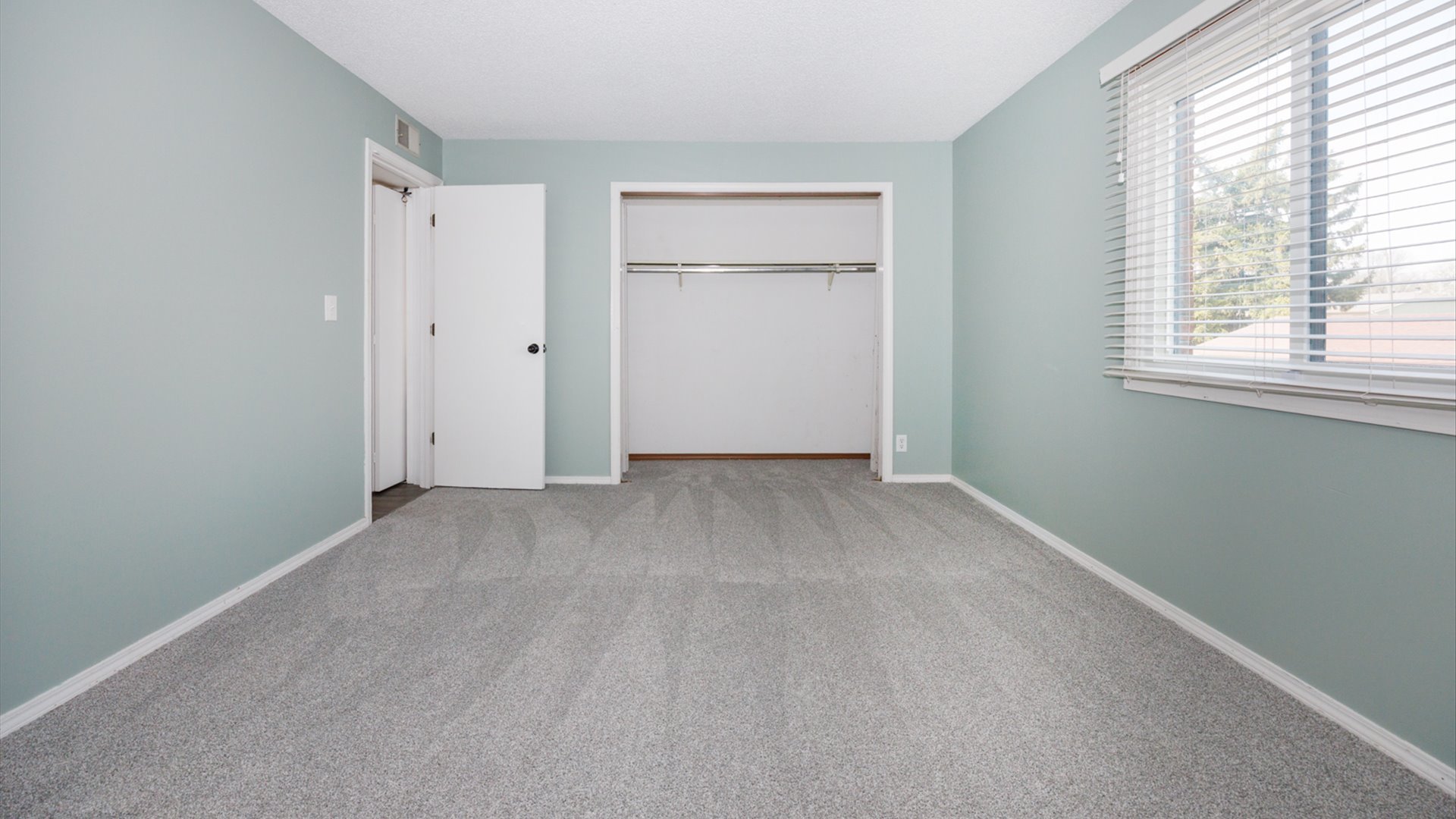 1010 Arlene Court, Unit 5 Bloomington, IL 61701 - Photo 27 of 35