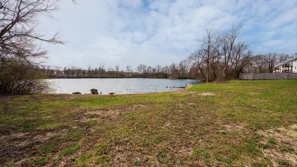 $114,900 | 1010 Arlene Court, Unit 5, Bloomington, IL 61701