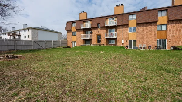 $114,900 | 1010 Arlene Court, Unit 5, Bloomington, IL 61701