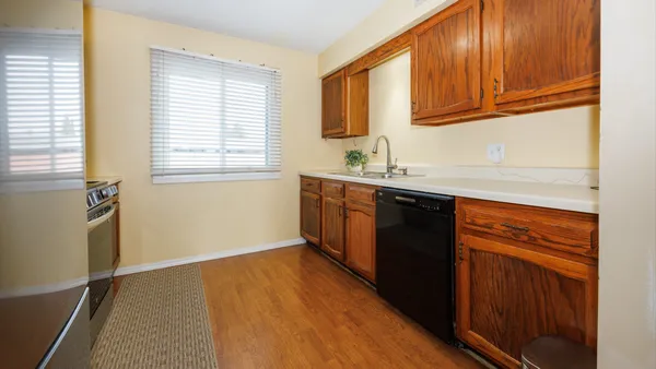 $114,900 | 1010 Arlene Court, Unit 5, Bloomington, IL 61701