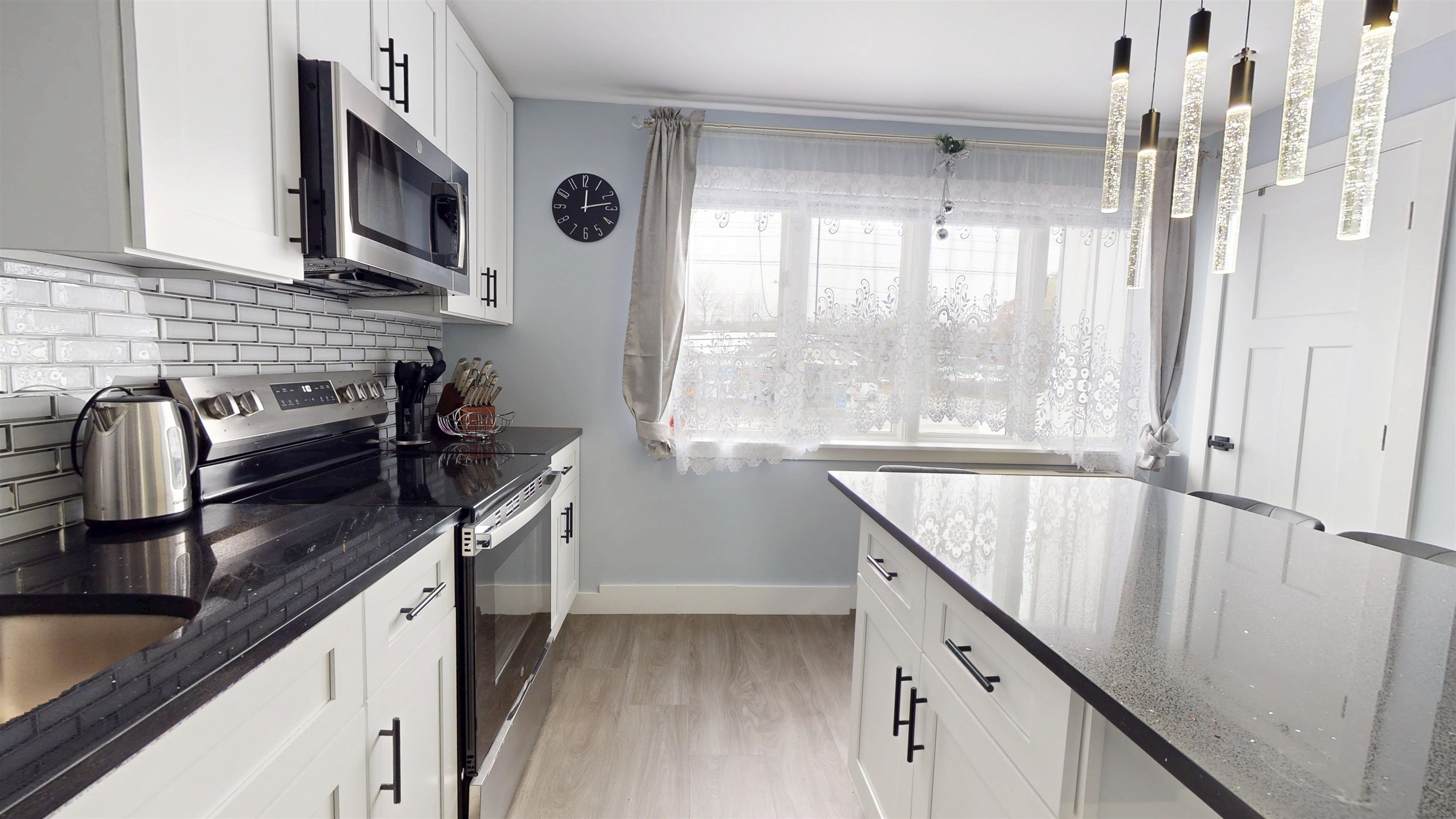 78 Main Street, Unit 3A Lincoln, NH 03251 - Photo 4 of 13