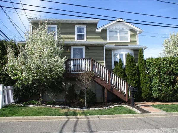 $679,000 | 100 Kopf Road, Bellmore, NY 11710