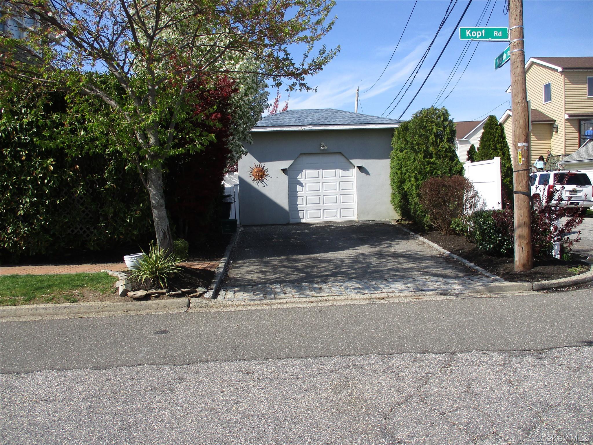 100 Kopf Road Bellmore, NY 11710 - Photo 2 of 28