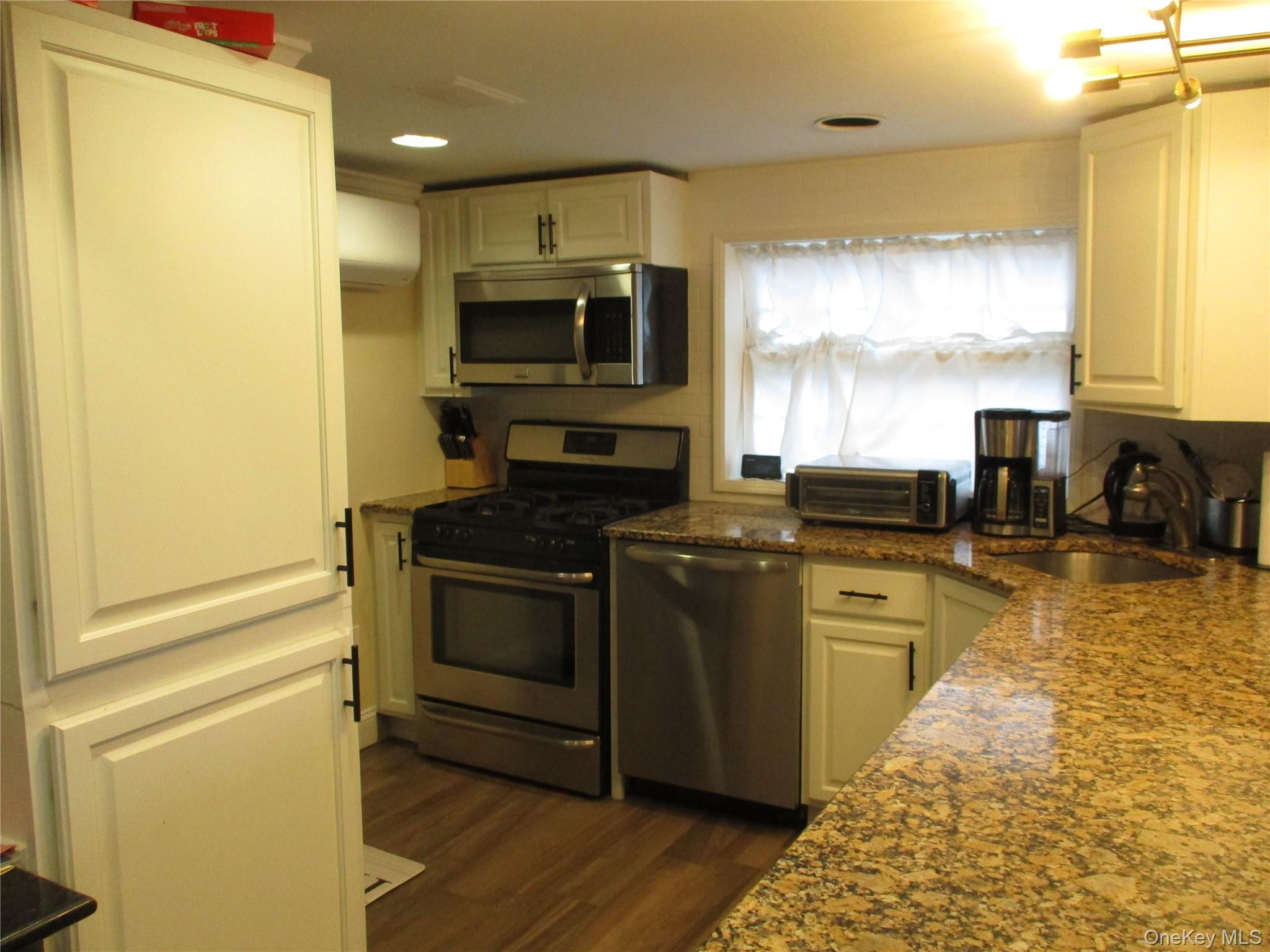 100 Kopf Road Bellmore, NY 11710 - Photo 4 of 28