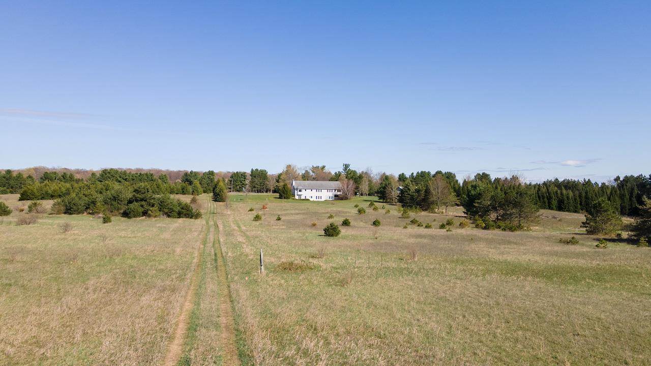 12426 South Maple City Road Maple City, MI 49664 - Photo 70 of 98 1889228-69.JPG