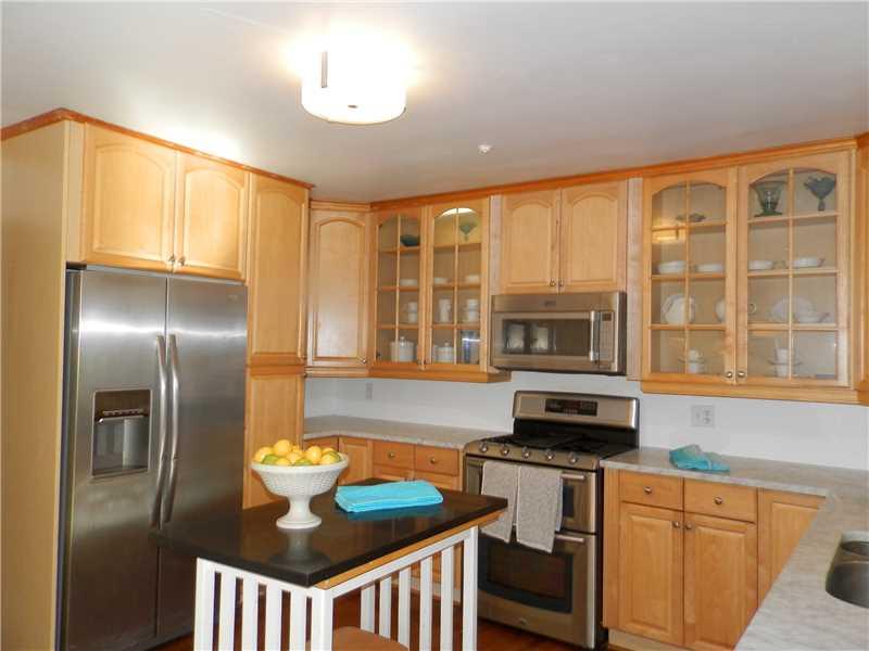 102 Tree Farm Road Fox Chapel, PA 15238 - Photo 11 of 22 Kitchen.