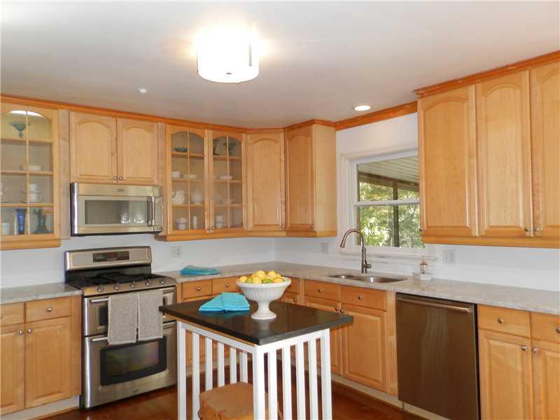 102 Tree Farm Road Fox Chapel, PA 15238 - Photo 12 of 22 Kitchen.