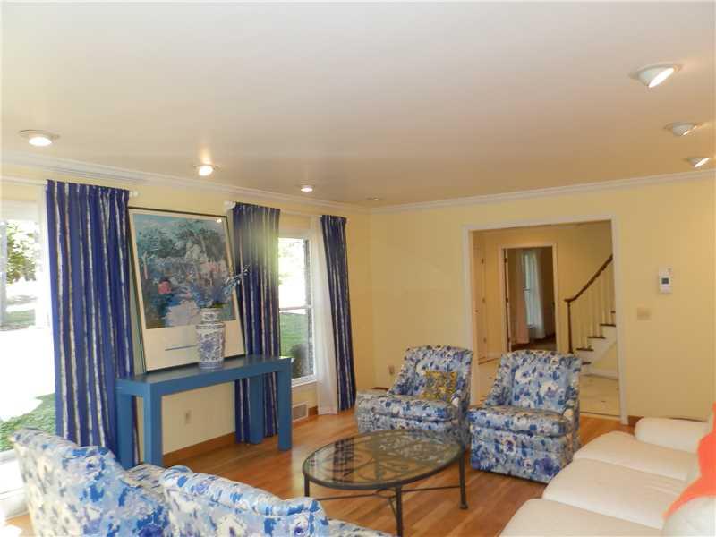 102 Tree Farm Road Fox Chapel, PA 15238 - Photo 4 of 22 Living Room.
