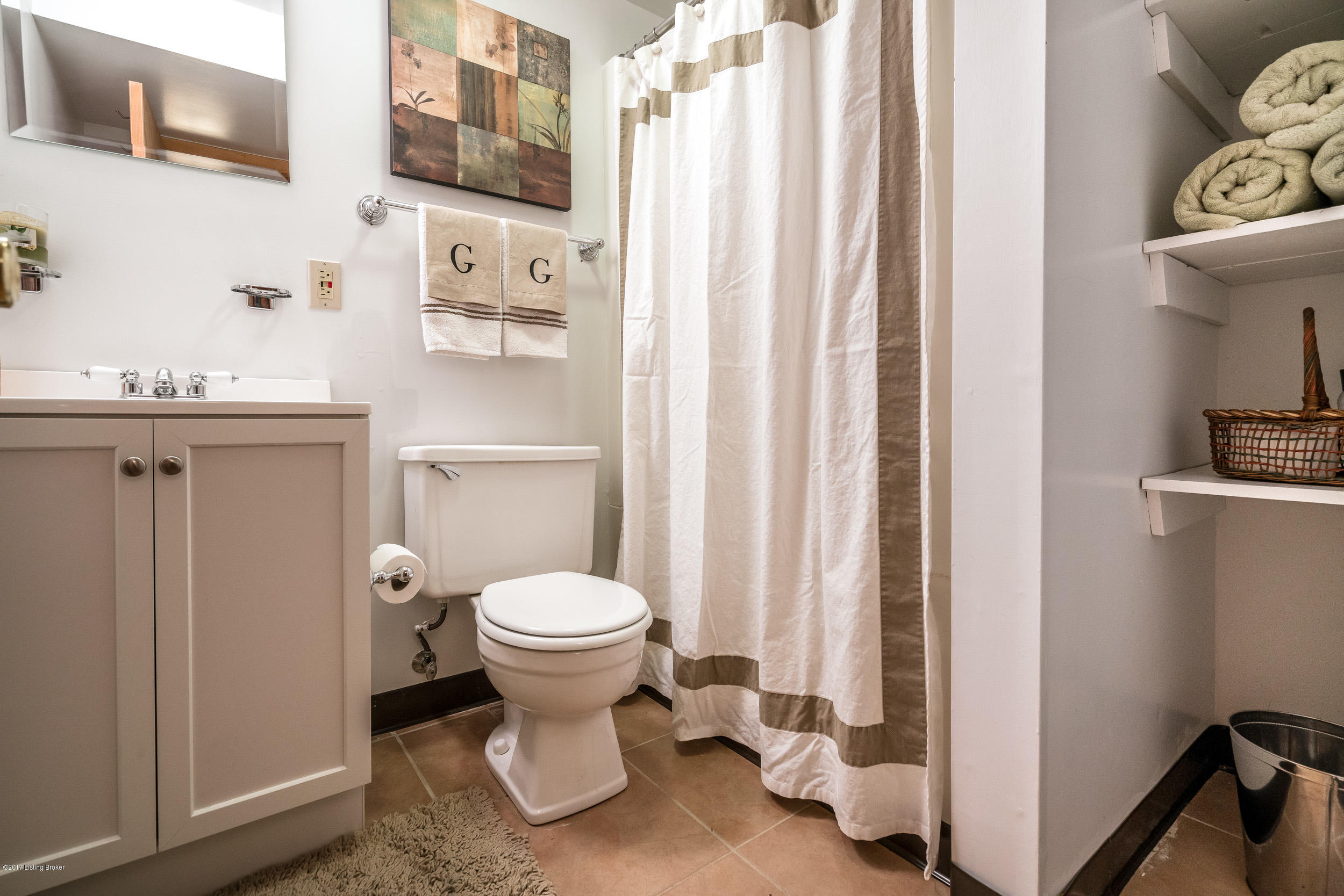 4618 Beaver Road Louisville, KY 40207 - Photo 37 of 44 37 Full Bathroom in Bsmt.