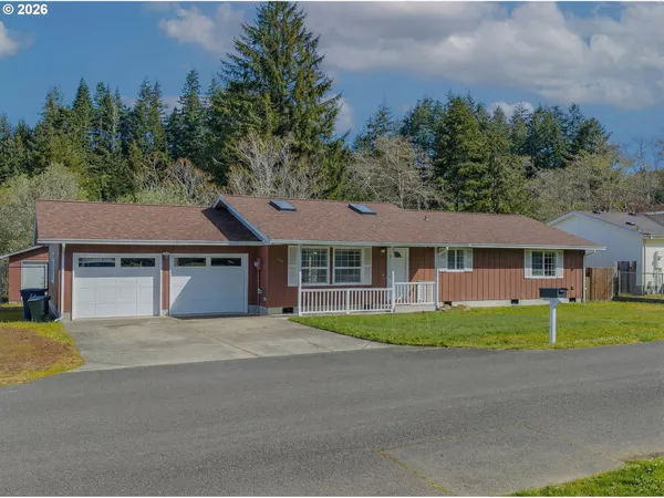 $399,000 | 530 Robinhood Avenue, Lakeside, OR 97449