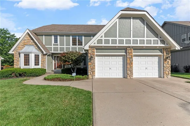 $525,000 | 1606 Northeast 100th Court, Kansas City, MO 64155