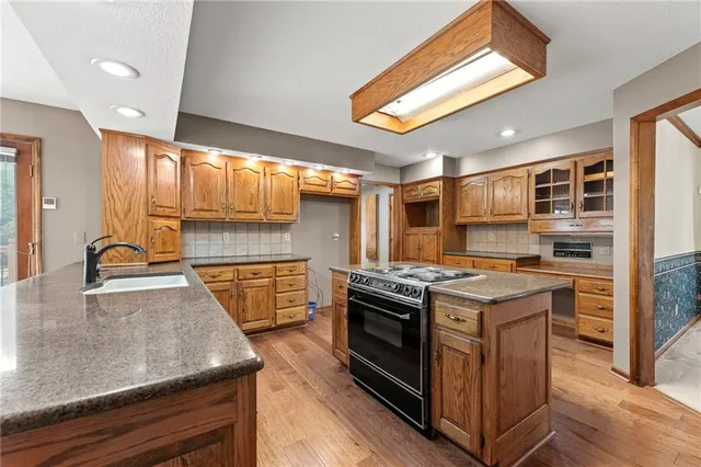 $525,000 | 1606 Northeast 100th Court, Kansas City, MO 64155