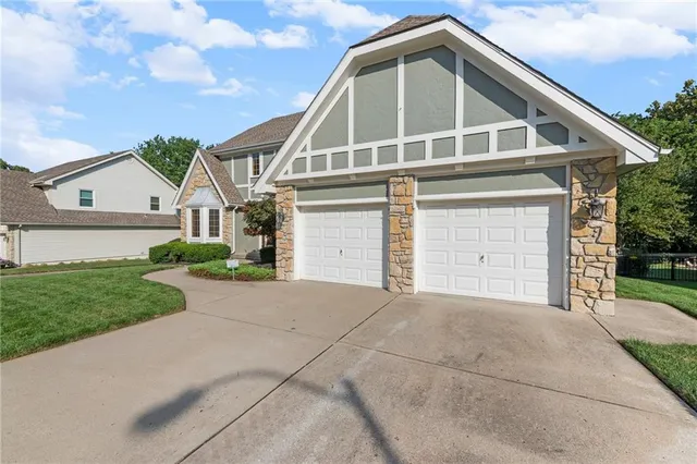 $525,000 | 1606 Northeast 100th Court, Kansas City, MO 64155