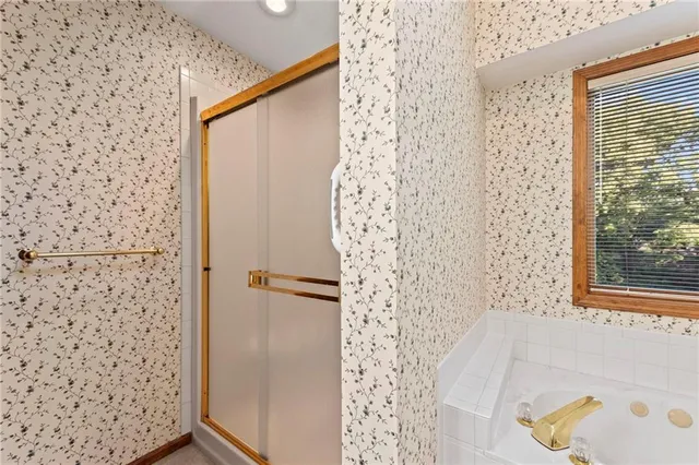 $525,000 | 1606 Northeast 100th Court, Kansas City, MO 64155