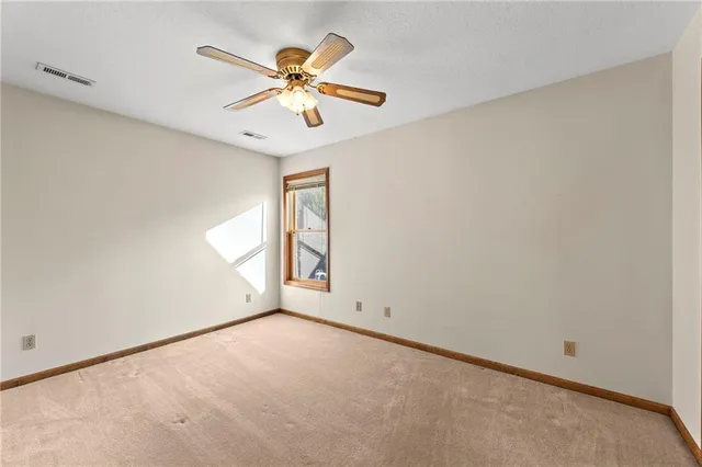 $525,000 | 1606 Northeast 100th Court, Kansas City, MO 64155