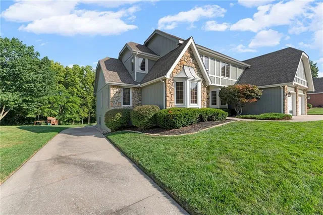 $525,000 | 1606 Northeast 100th Court, Kansas City, MO 64155