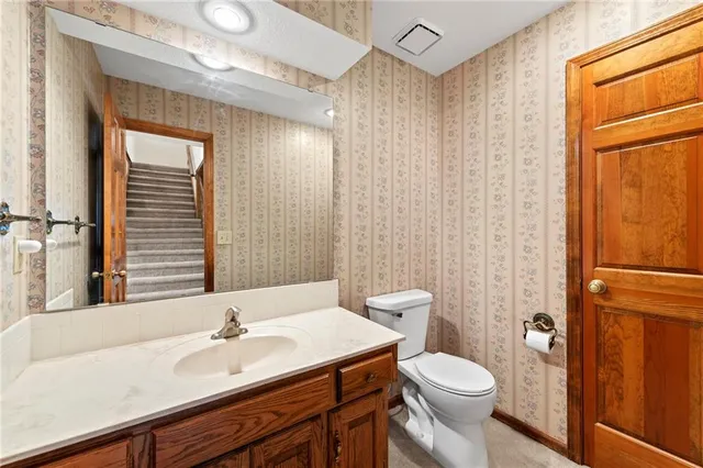 $525,000 | 1606 Northeast 100th Court, Kansas City, MO 64155