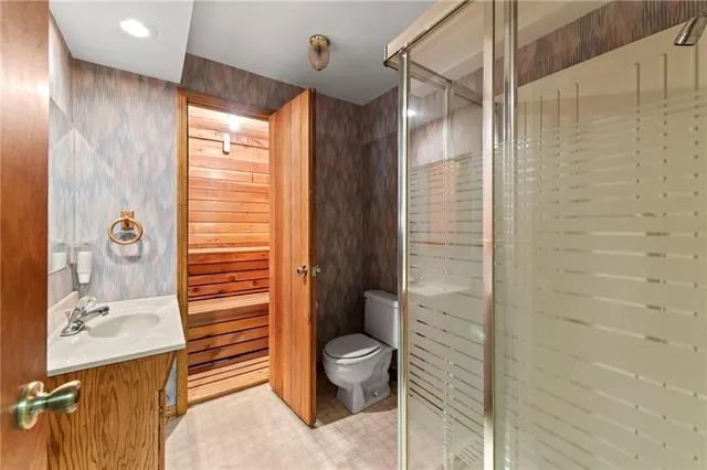 $525,000 | 1606 Northeast 100th Court, Kansas City, MO 64155