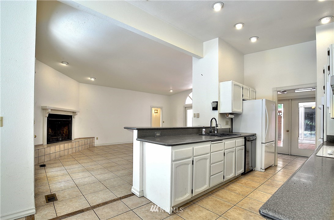 6711 Phillips Road Southwest Lakewood, WA 98498 - Photo 10 of 38 Gallery Image 10