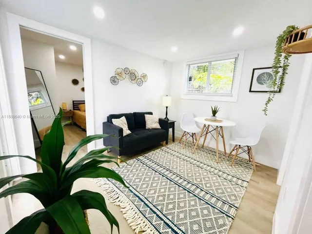 $1,595 | 2612 Southwest 12th Street, Miami, FL 33135