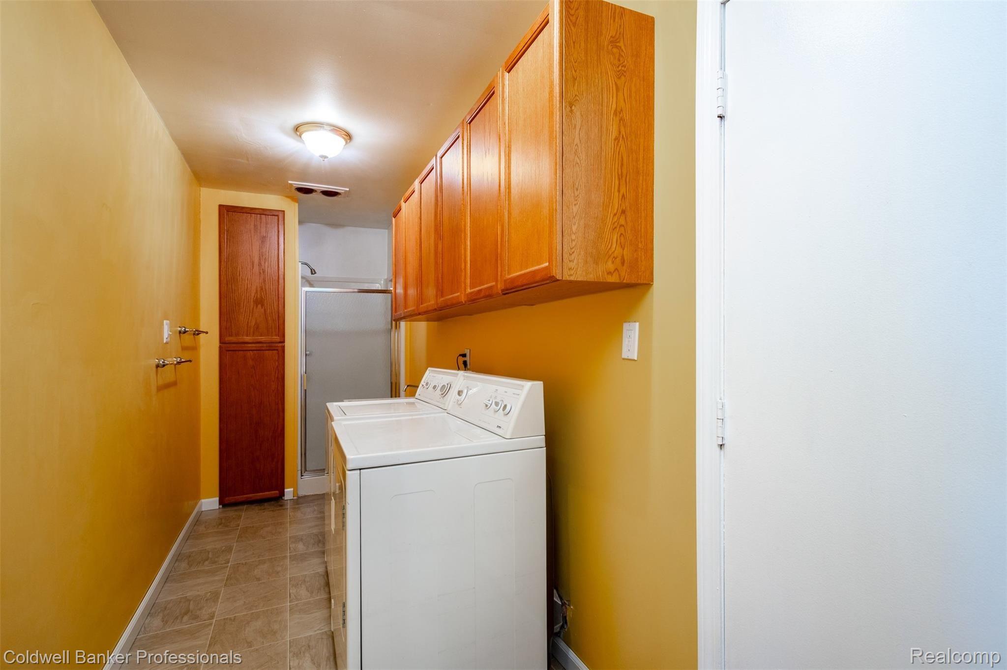 5820 Wedgewood Road Canton, MI 48187 - Photo 19 of 44 First floor laundry with a shower