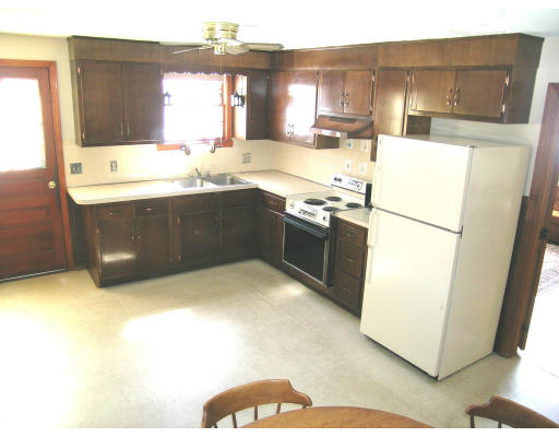 34 Woodruff Road Clinton, MA 01510 - Photo 3 of 6 Gallery Image 3