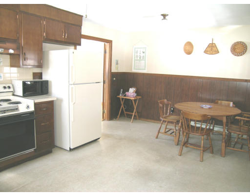 34 Woodruff Road Clinton, MA 01510 - Photo 4 of 6 Gallery Image 4