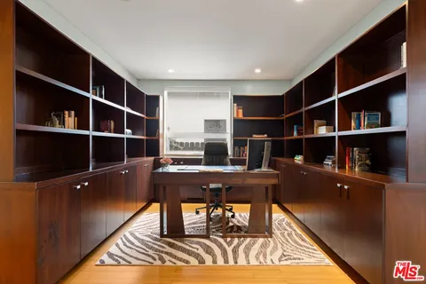 $2,995,000 | 414 North Vista Street, Los Angeles, CA 90036