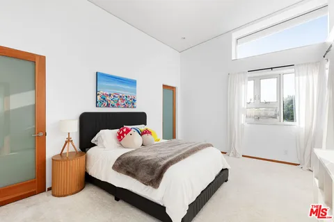 $2,995,000 | 414 North Vista Street, Los Angeles, CA 90036