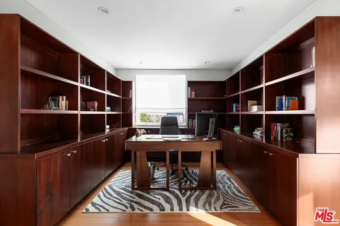 $2,995,000 | 414 North Vista Street, Los Angeles, CA 90036