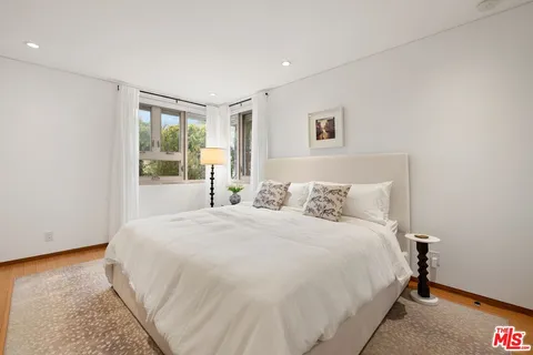 $2,995,000 | 414 North Vista Street, Los Angeles, CA 90036