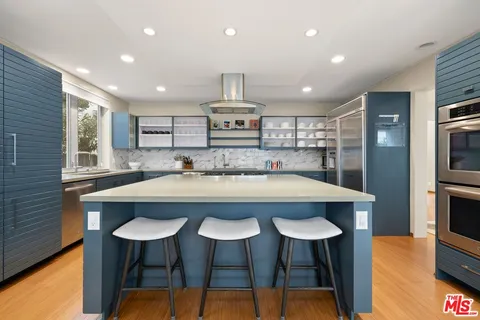$2,995,000 | 414 North Vista Street, Los Angeles, CA 90036