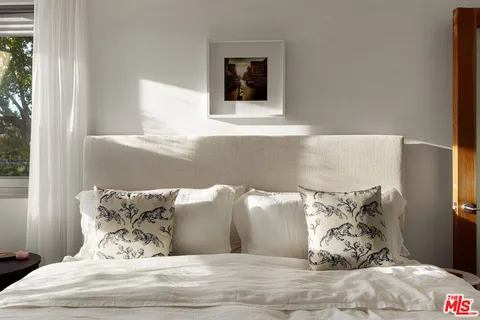 $2,995,000 | 414 North Vista Street, Los Angeles, CA 90036