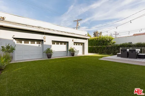 $2,995,000 | 414 North Vista Street, Los Angeles, CA 90036