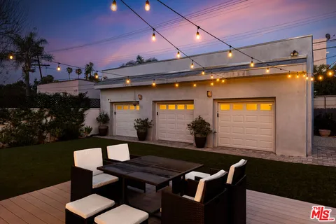 $2,995,000 | 414 North Vista Street, Los Angeles, CA 90036