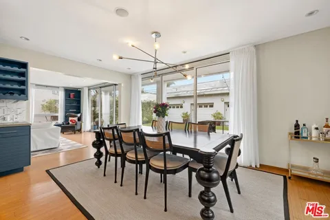 $2,995,000 | 414 North Vista Street, Los Angeles, CA 90036