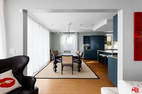 $2,995,000 | 414 North Vista Street, Los Angeles, CA 90036