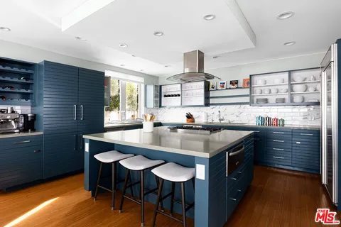 $2,995,000 | 414 North Vista Street, Los Angeles, CA 90036