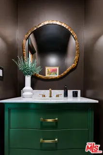 $2,995,000 | 414 North Vista Street, Los Angeles, CA 90036