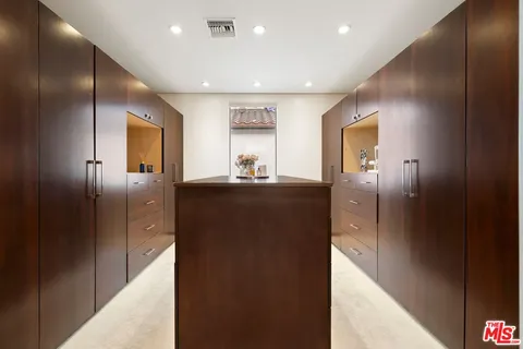 $2,995,000 | 414 North Vista Street, Los Angeles, CA 90036