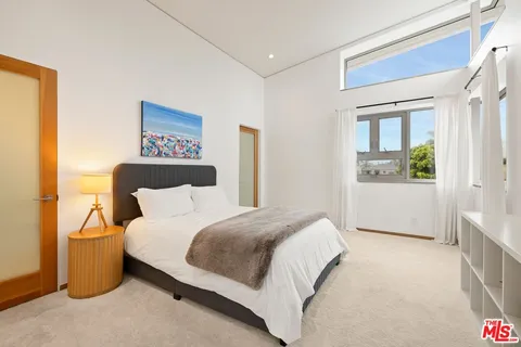 $2,995,000 | 414 North Vista Street, Los Angeles, CA 90036