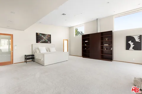 $2,995,000 | 414 North Vista Street, Los Angeles, CA 90036