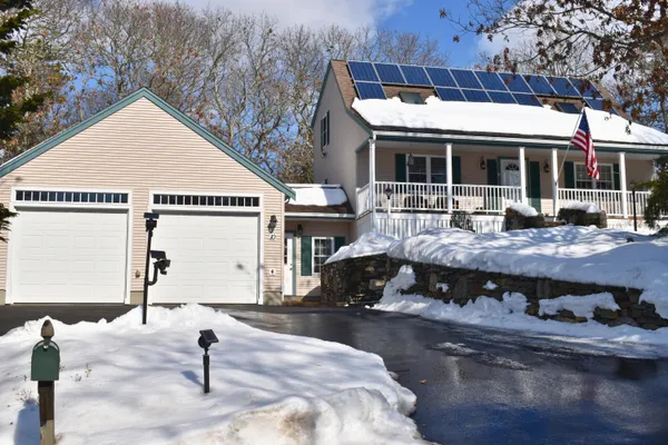 $700,000 | 10 Candlewood Lane, Mashpee, MA 02649
