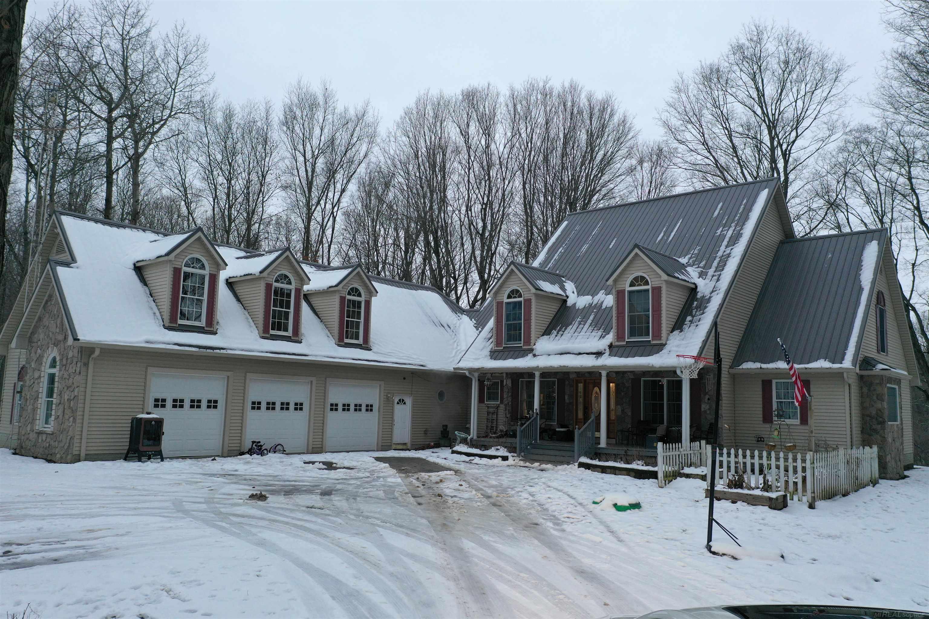 5084 Burns Line Road Croswell, MI 48422 - Photo 1 of 64 50163623-2bf0db9e-a936-4213-9ed0-38d2ddff6199.JPG