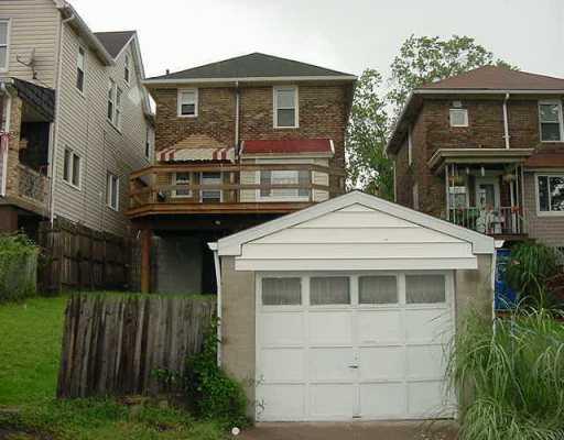 25 Frazier Avenue McKees Rocks, PA 15136 - Photo 7 of 8 Patio/Deck.