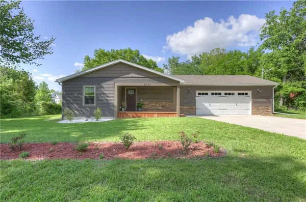 $285,000 | 2017 East 14th Street, Pittsburg, KS 66762
