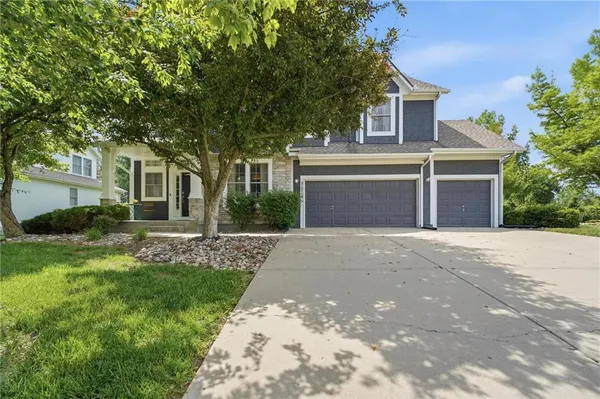 $622,000 | 21715 West 100th Terrace, Lenexa, KS 66220