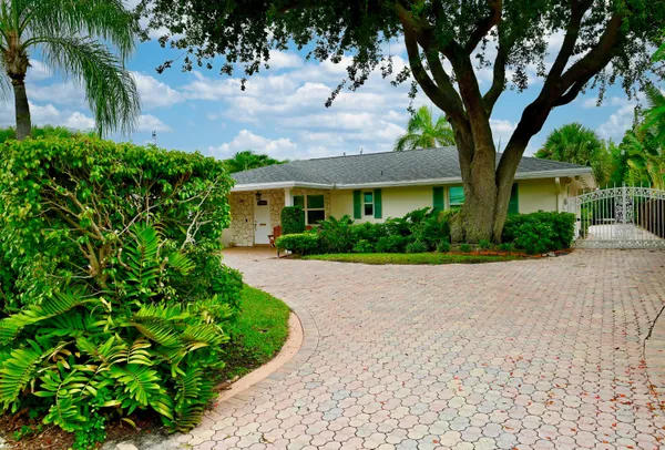 $7,000 | 129 Alhambra Place, West Palm Beach, FL 33405