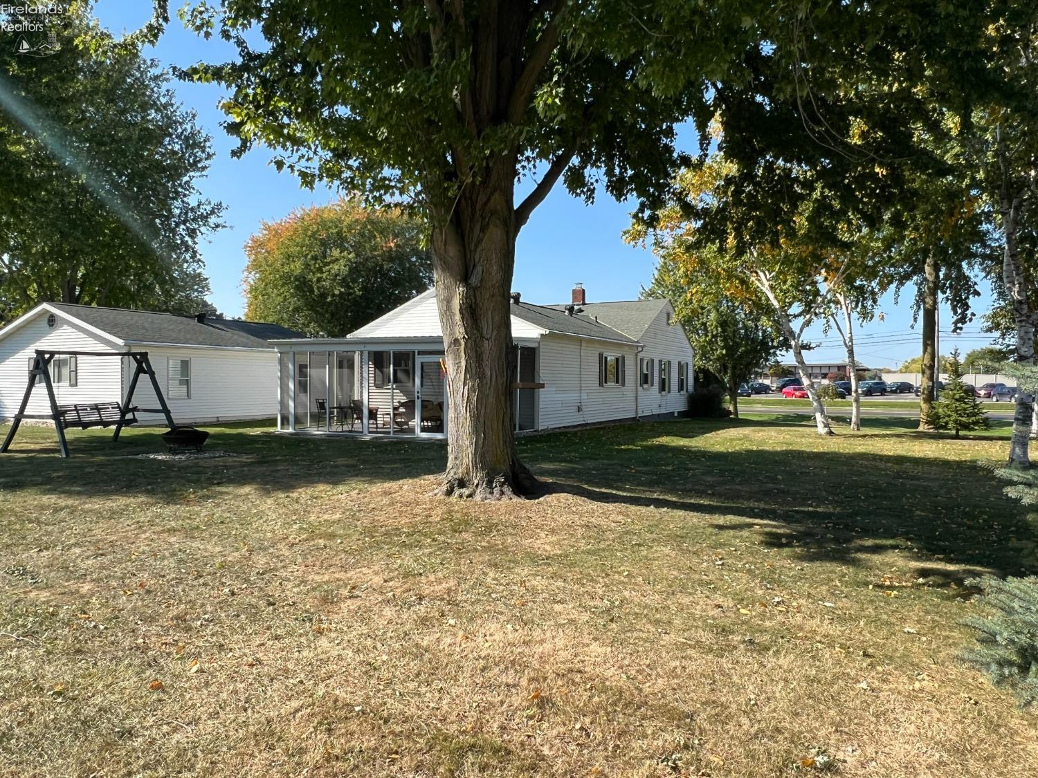 1306 East Strub Road Sandusky, OH 44870 - Photo 4 of 17 Gallery Image 4