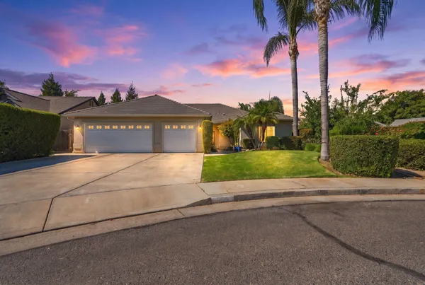 $495,000 | 684 Rolling Hills Court, Exeter, CA 93221